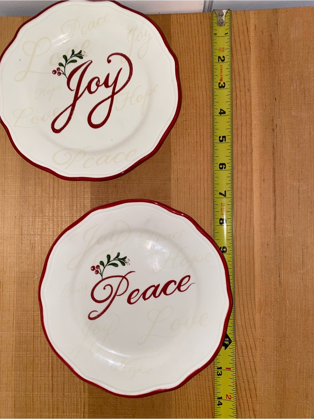 Better homes and gardens heritage collection peace and joy holiday plates